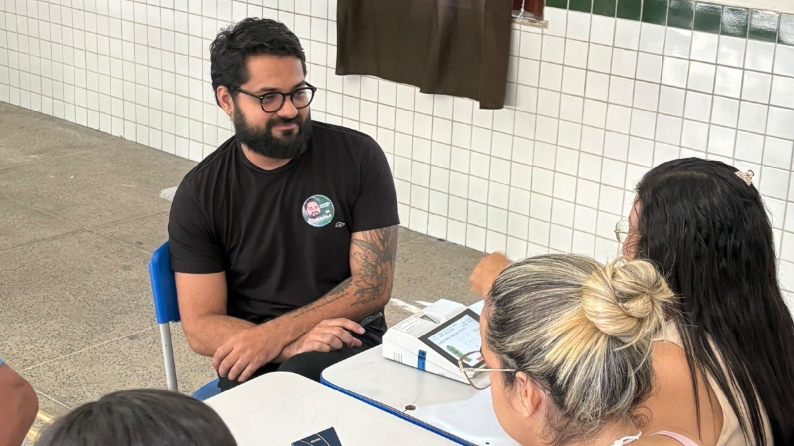 Danilo Soares (Democrata) vota em Crateús