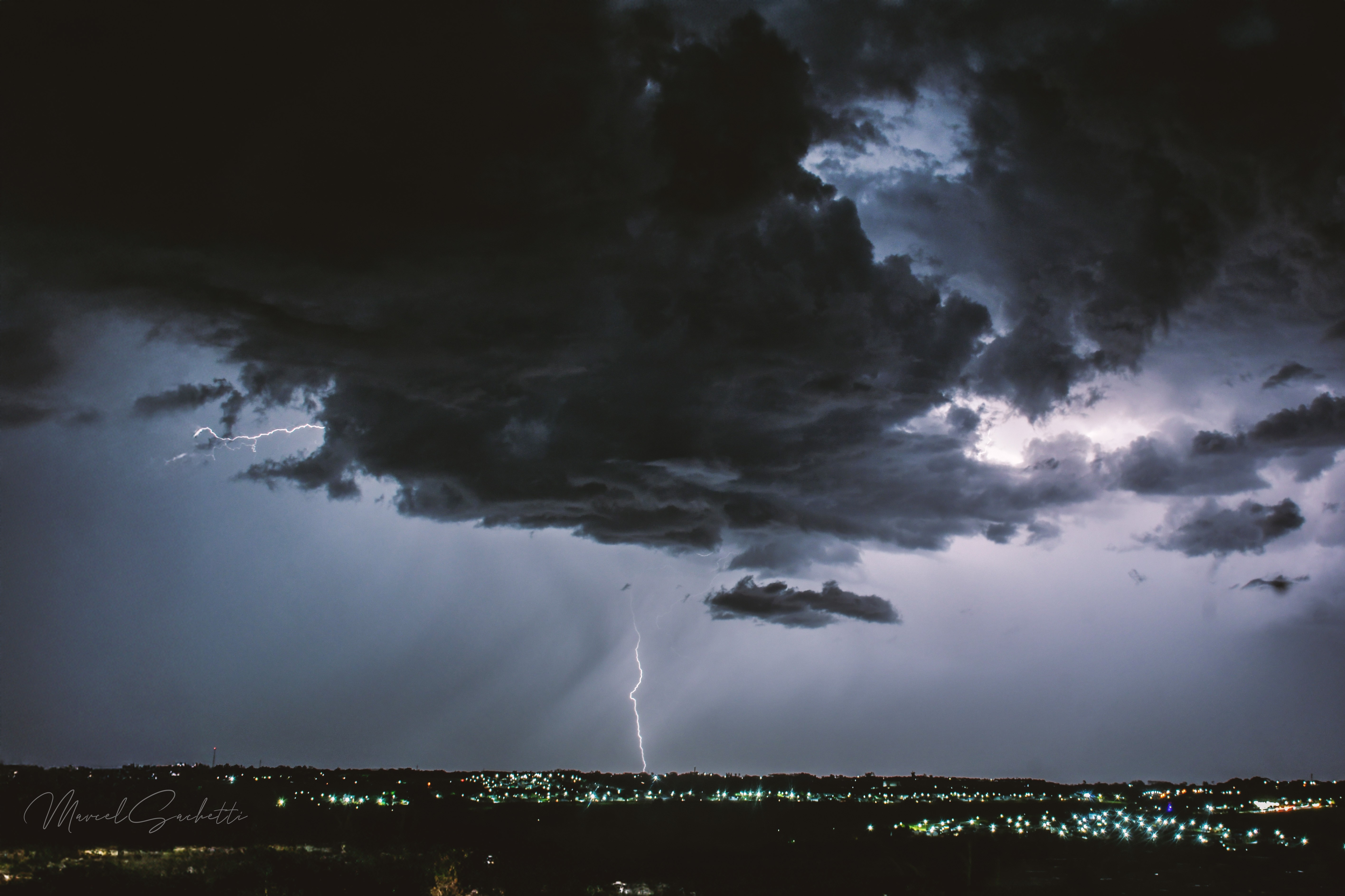 Com Raios E Rel Mpagos Presidente Prudente Tem Previs O De Tempo Raio Fev 2025 3