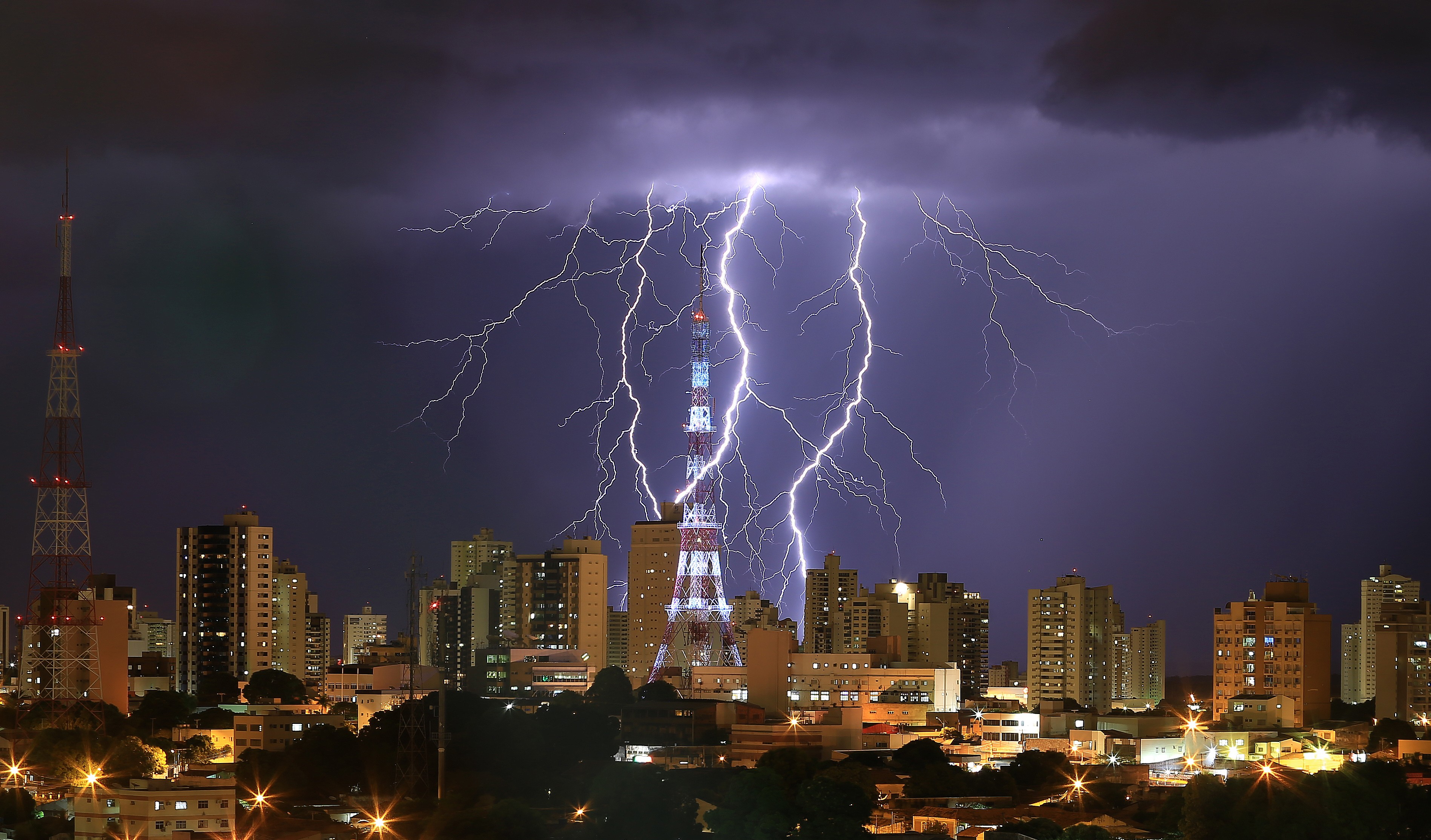 Alerta de perigo: Instituto de Meteorologia aponta tempestades para o fim de semana em MT