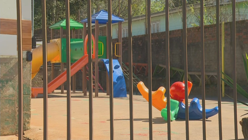 Escola infantil onde aluno de três anos teria sofrido maus-tratos de professora — Foto: Reprodução/RBS TV