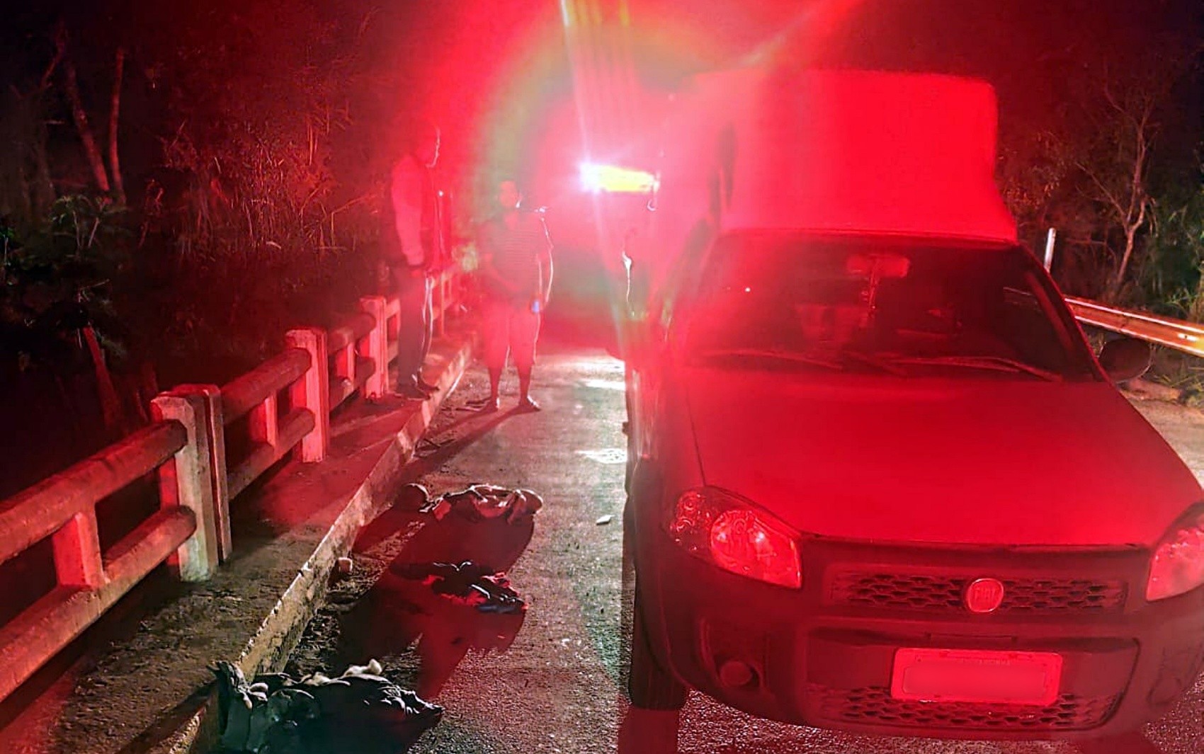 Homem fica gravemente ferido após ser atropelado em ponte na MG-647, em São José do Alegre, MG