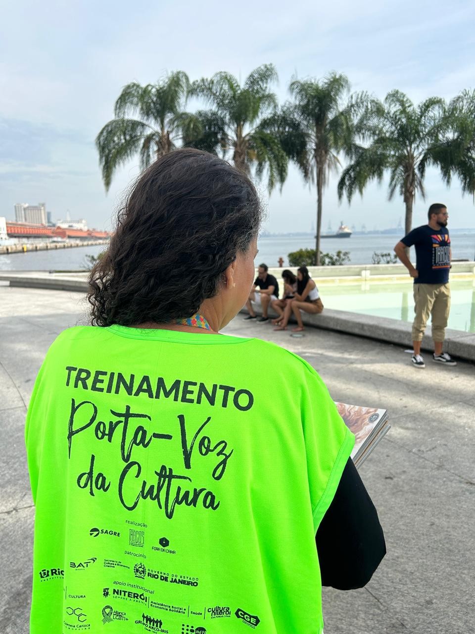 Projeto Traços transforma vidas de pessoas em situação de rua por meio da cultura no Rio