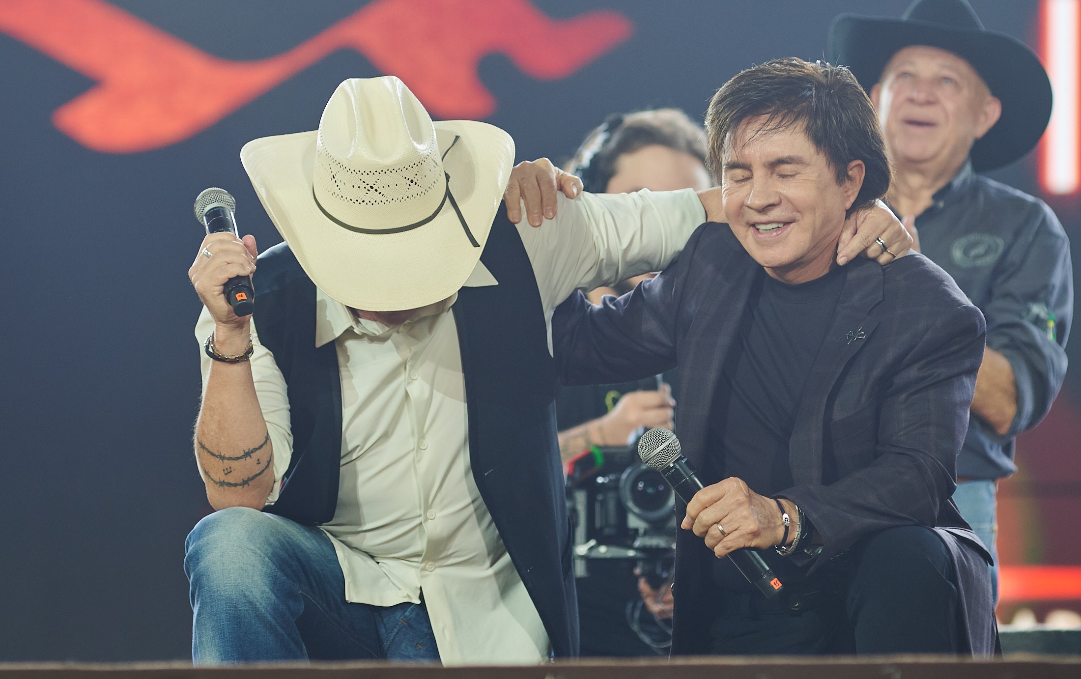Chitãozinho & Xororó são anunciados embaixadores de Barretos 2027, e trecho de 'Evidências' vira tema da festa pela 1ª vez