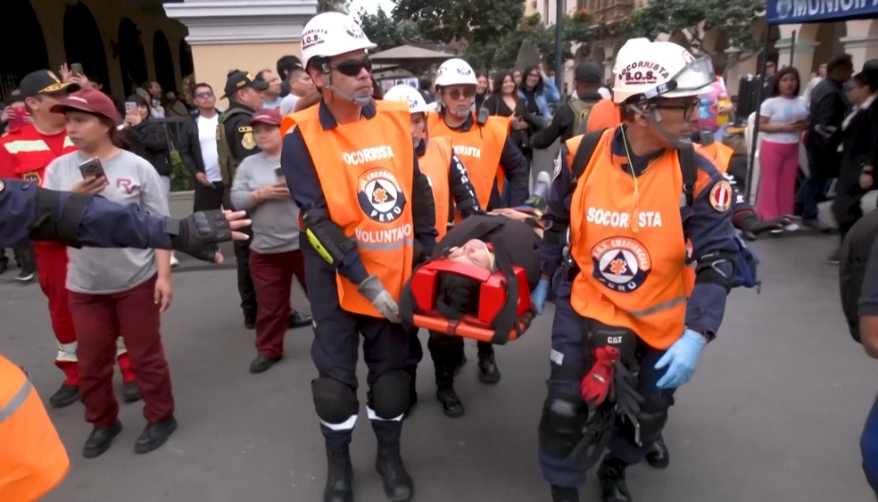 Exercício de terremoto no Peru, em 14 de agosto de 2026 — Foto: Reuters