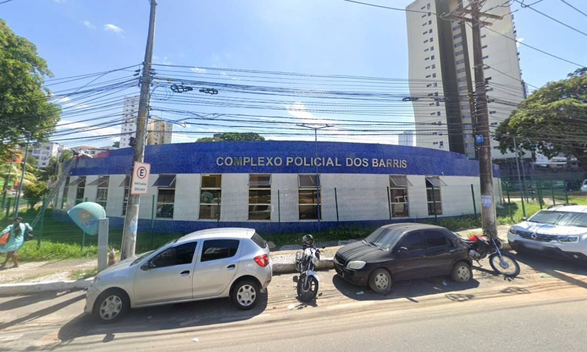 Motociclista é detido por desacato após furar blitz e dar soco em guarda civil em Salvador