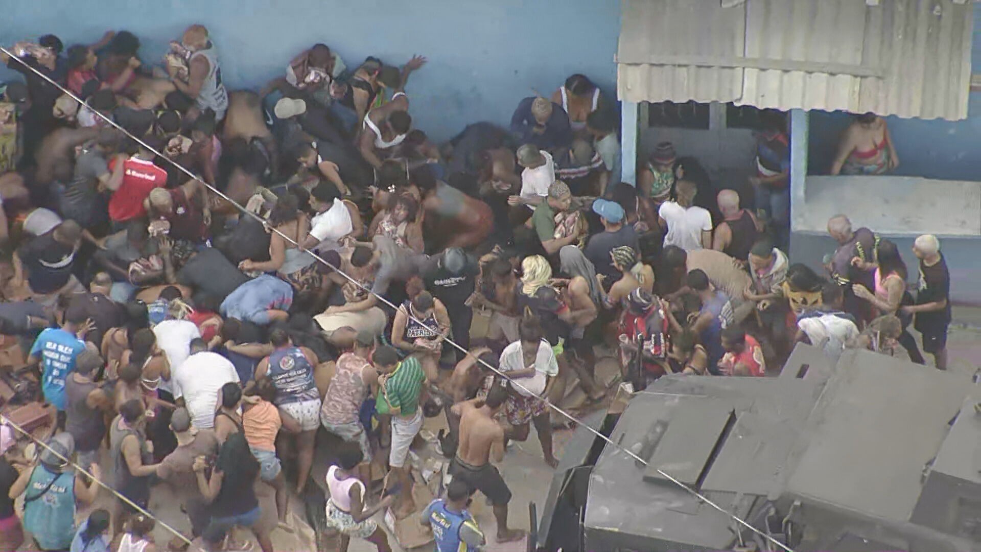 Após saque de carga roubada, Pedreira tem madrugada de tiroteio 