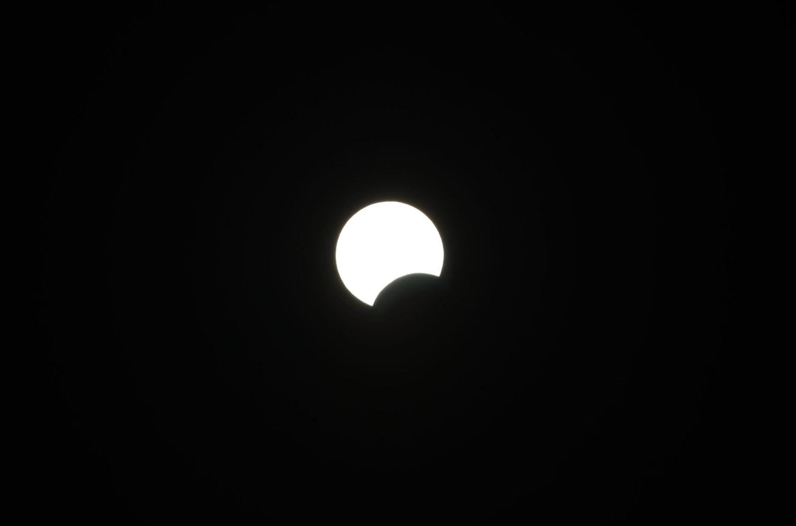 Eclipse solar anular: veja imagens do fenômeno na Paraíba | G1