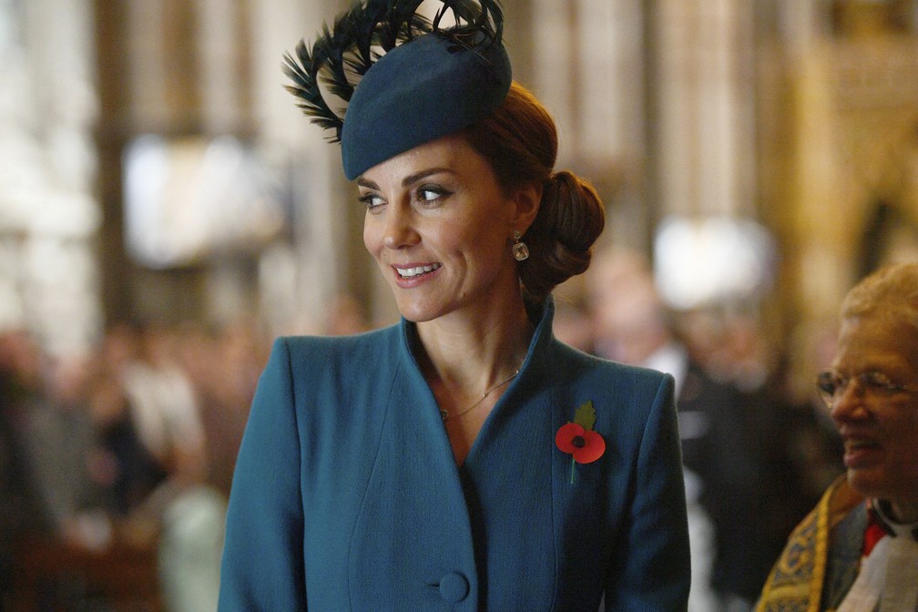 A duquesa de Cambridge, Kate Middleton, participa das comemorações do Dia Anzac, em Londres — Foto: Victoria Jones/Pool Photo via AP
