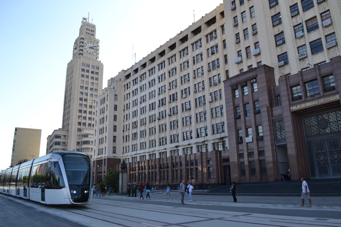 Estação Central do VLT é reaberta após interdição por causa de obras em prédio  