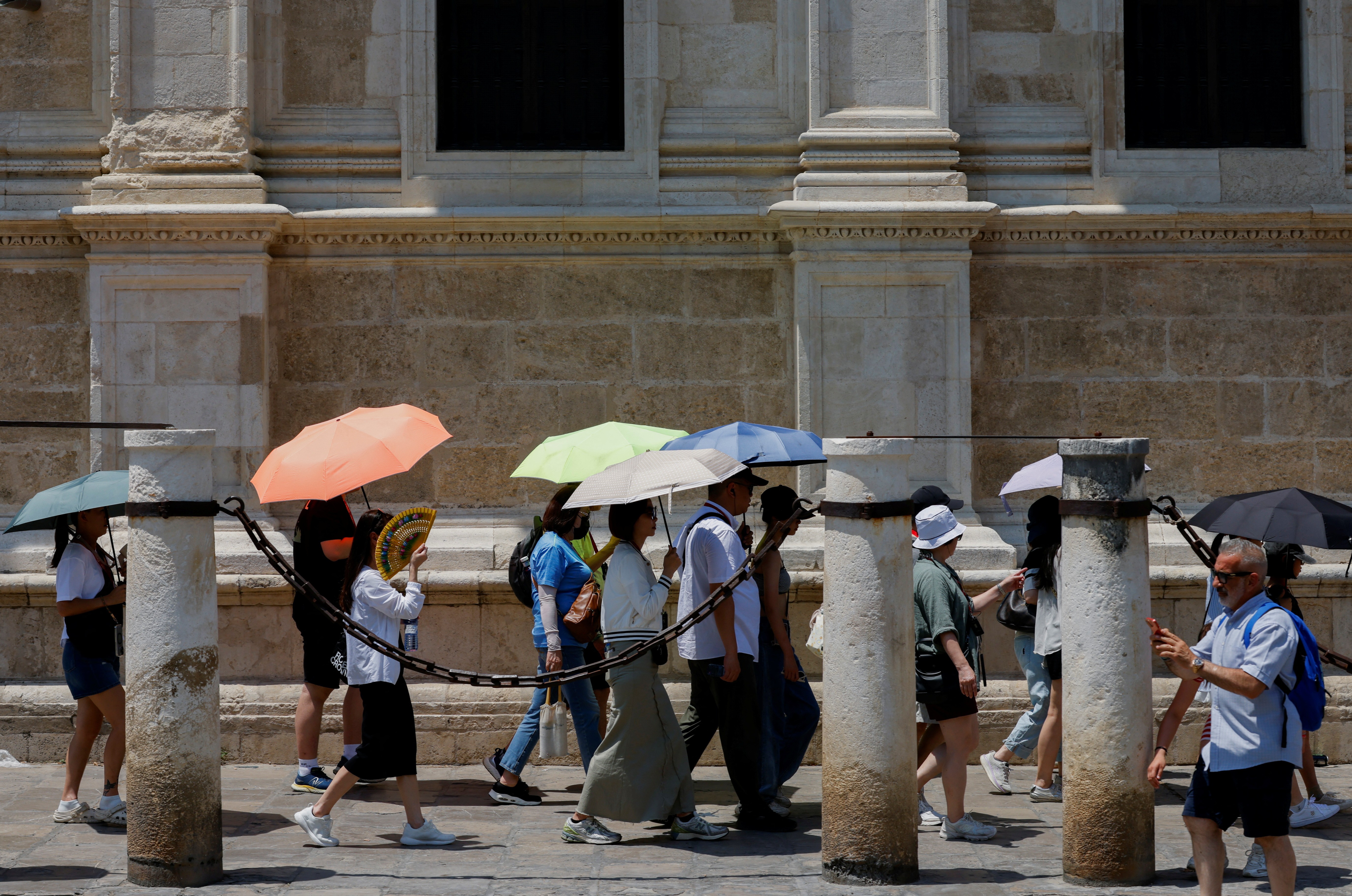 Ondas de calor na Espanha causaram 1.180 mortes nos últimos dois meses, diz ministério