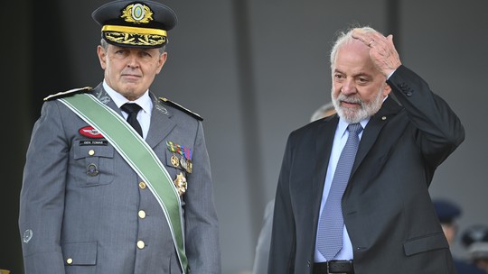 A jornal, comandante do Exército admite 'erro coletivo' da Força em post de general sobre impunidade às vésperas de julgamento de Lula 