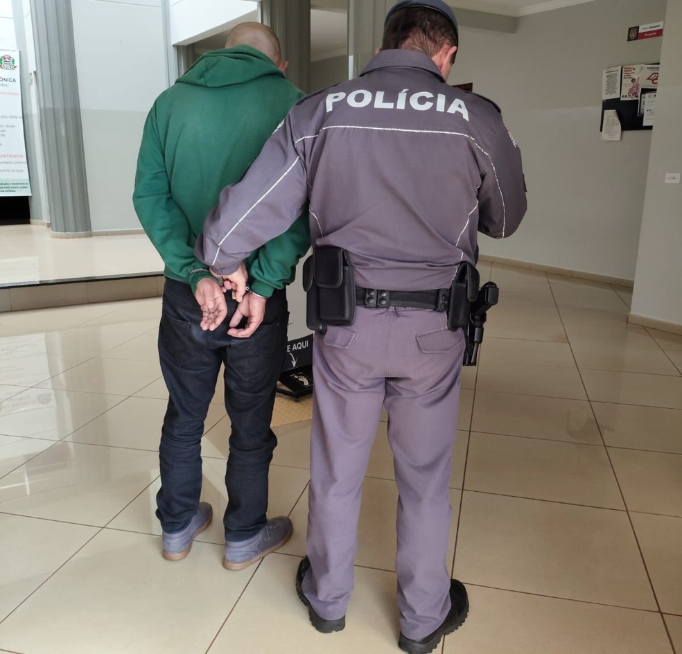 Edvaldo Souza do Nascimento, de 47 anos, foi preso suspeito de matar a esposa a facadas em Boituva (SP) — Foto: Reprodução/Portal de Notícias IBTV Santa Cruz
