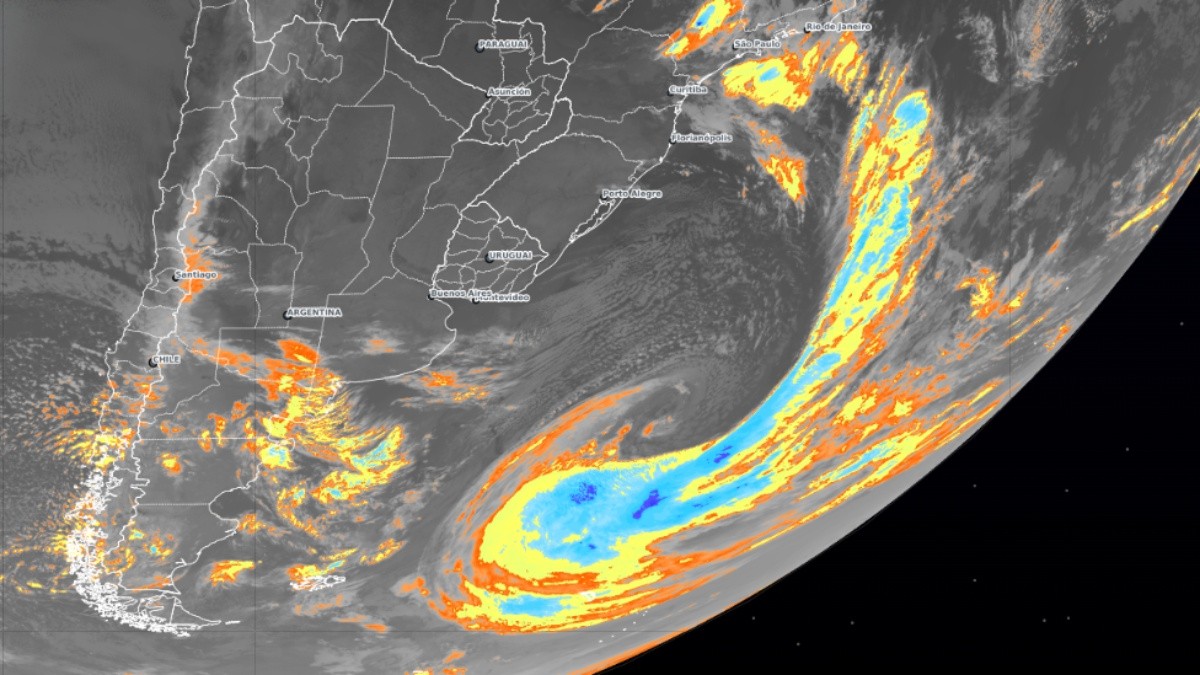 Ventania ainda atinge Sul e Sudeste neste sábado, com rajadas de até 90 km/h; frente fria traz chuva e mar fica agitado