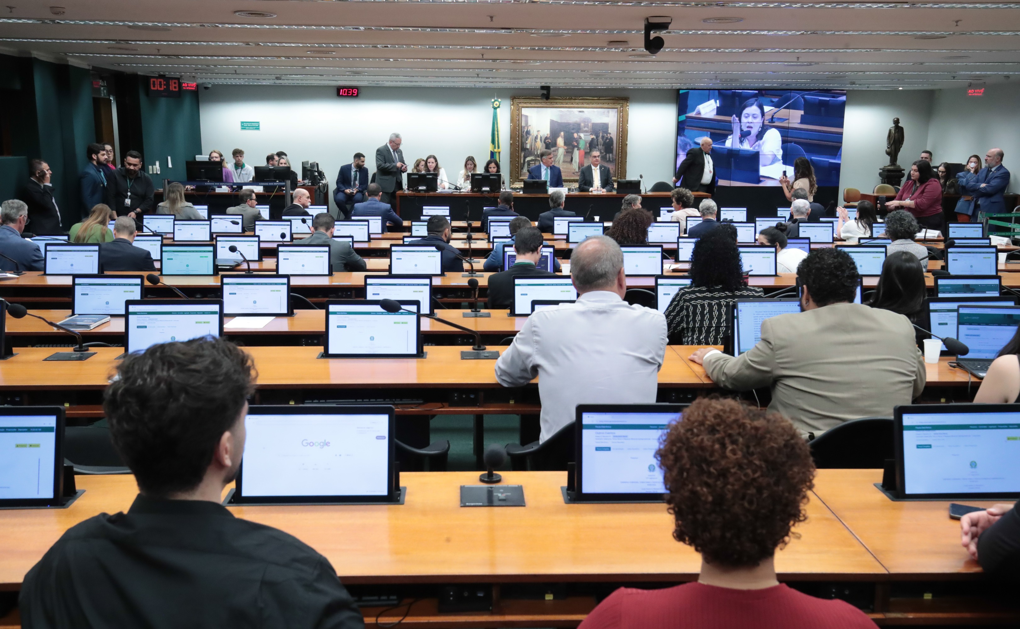 CCJ da Câmara aprova PEC que reduz maioridade penal: o que acontece agora? 