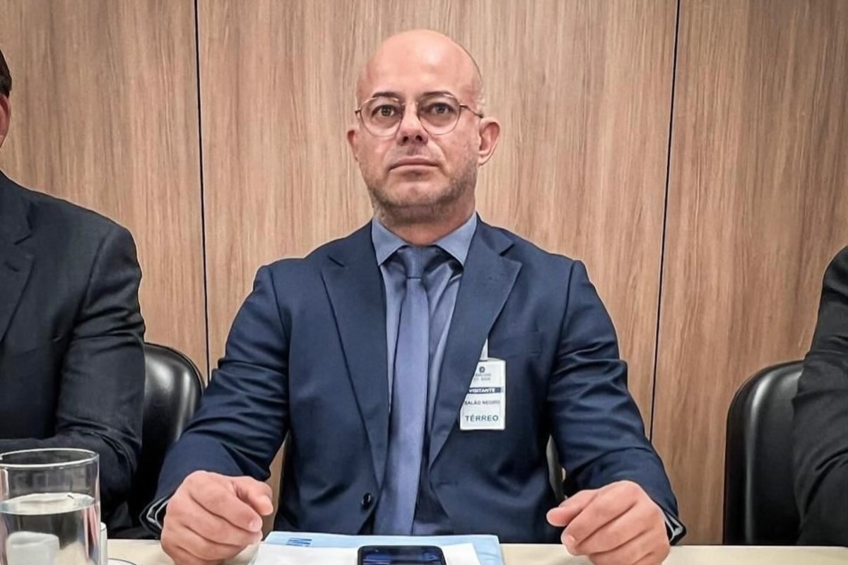 Delegado e policiais são suspeitos de desviar cocaína apreendida | G1