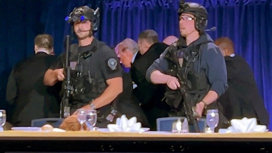 ‘Sobrevivente designado’: Casa Branca diz que conversou sobre linha de sucessão de Trump antes de jantar com tiros