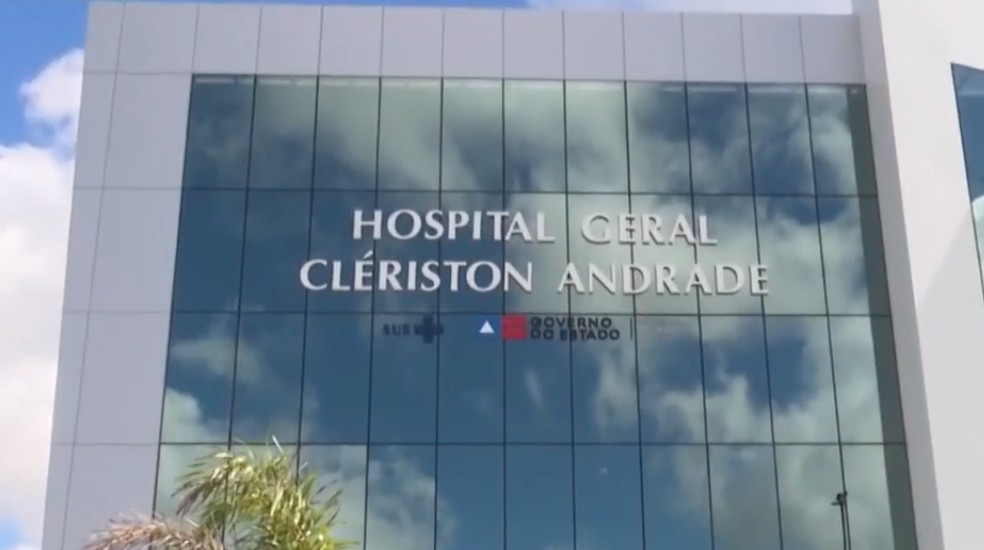 turista foi levado para o Hospital Geral Clériston Andrade (HGCA), em Feira de Santana — Foto: Reprodução/TV Subaé