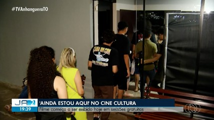 Palmenses fazem fila para assistir ao filme 'Ainda Estou Aqui' no Cinecultura
