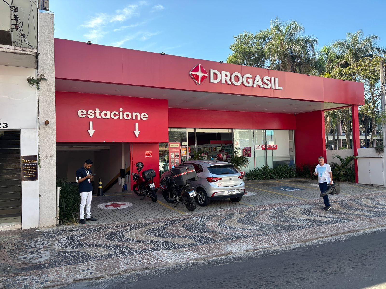Quadrilha suspeita de roubar canetas emagrecedoras de farmácia é presa em Valinhos