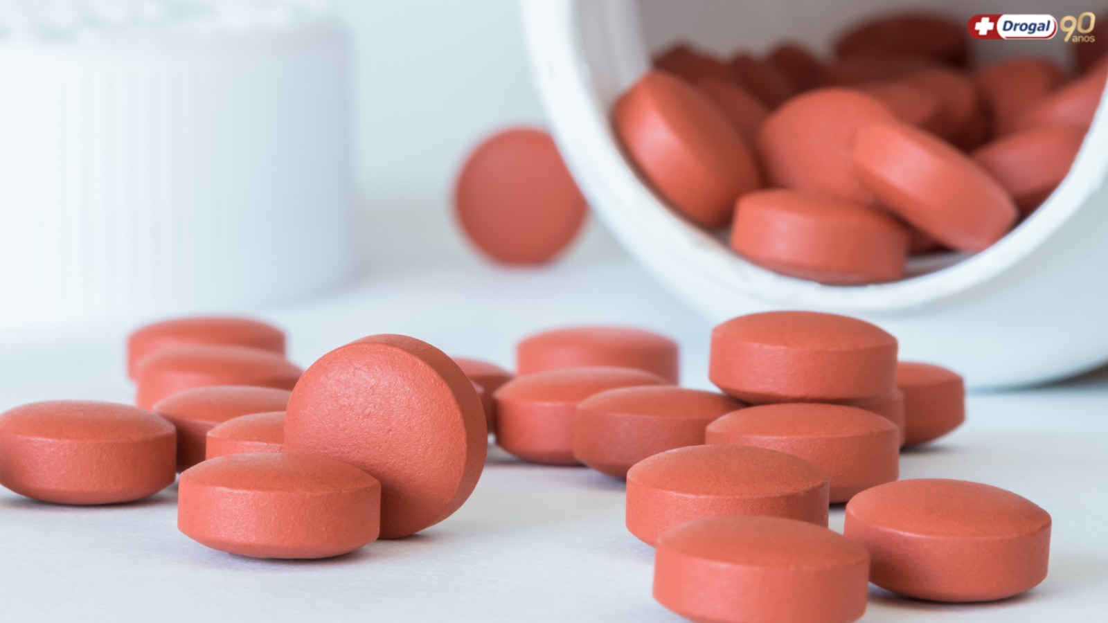 Ibuprofeno para cólica menstrual: como age no organismo da mulher