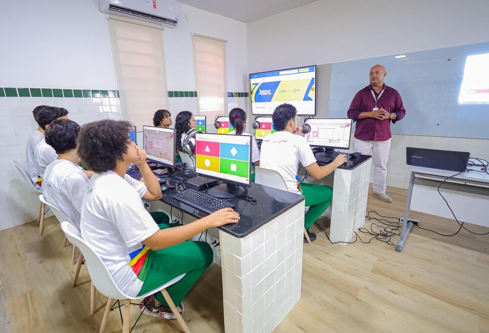 Centro de Línguas abre matrículas para cursos gratuitos de inglês, espanhol, francês, português, redação e libras