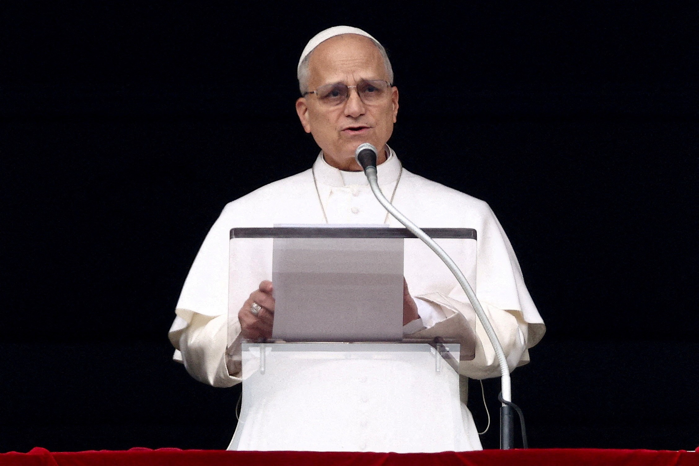 Papa Leão XIV pede fim dos bombardeios e defende diálogo diante da violência no Irã e no Oriente Médio