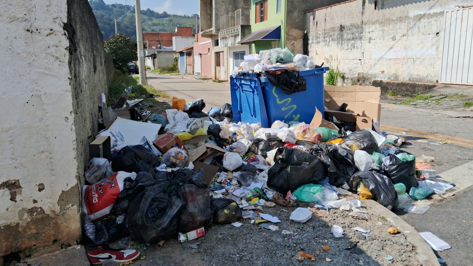 MP abre procedimento para analisar problemas na coleta de lixo em Votorantim