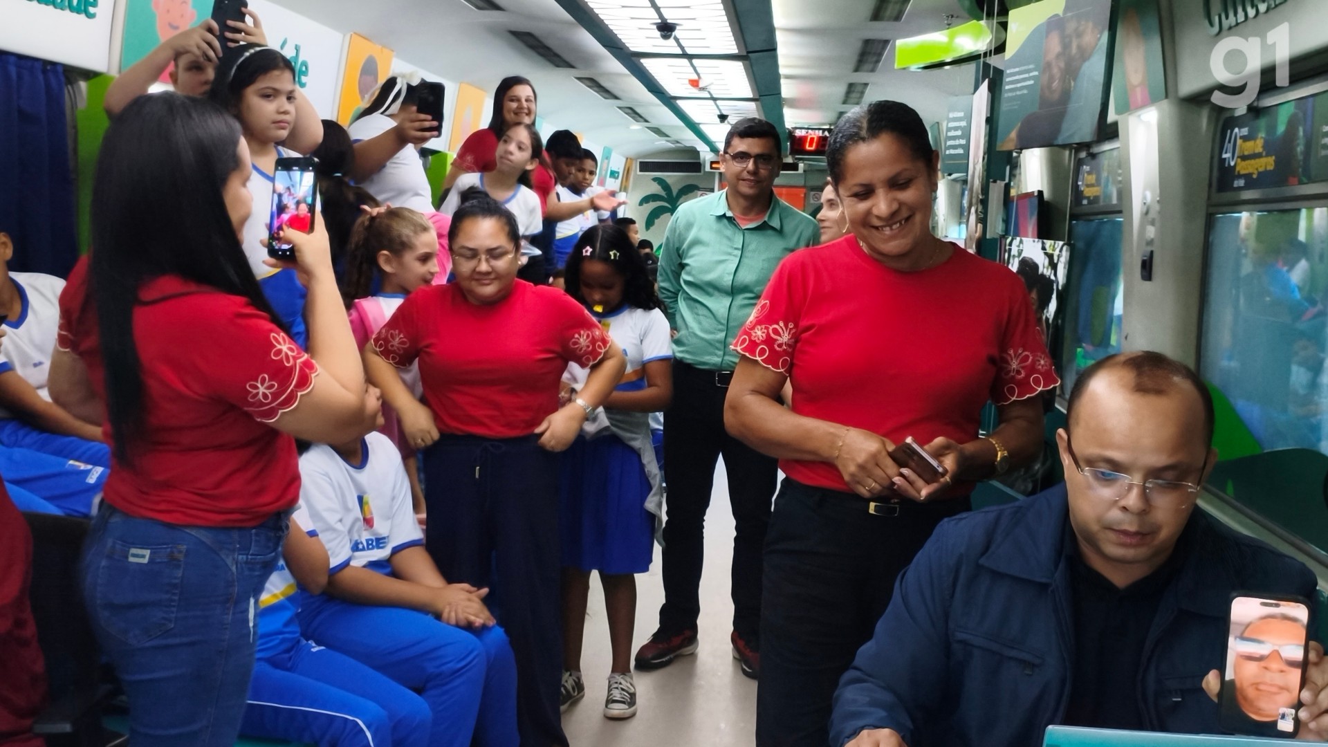 Professora oficializa união estável em trem durante ação do Vagão da Conciliação no MA