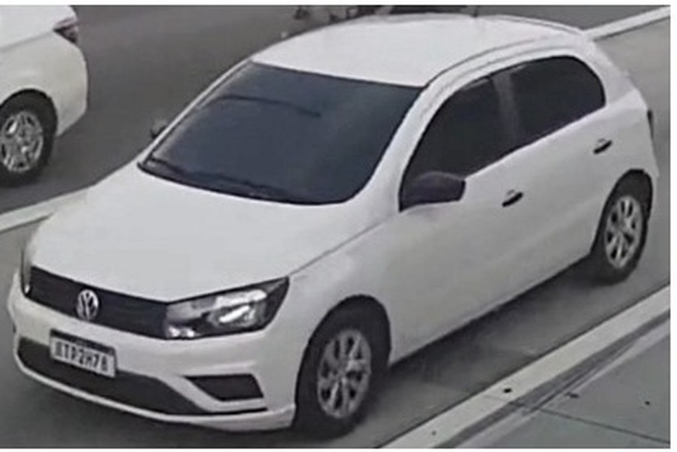 Carro utilizado para seguir Rodrigo antes do assassinato foi monitorado até chegar em Duque de Caxias — Foto: Reprodução