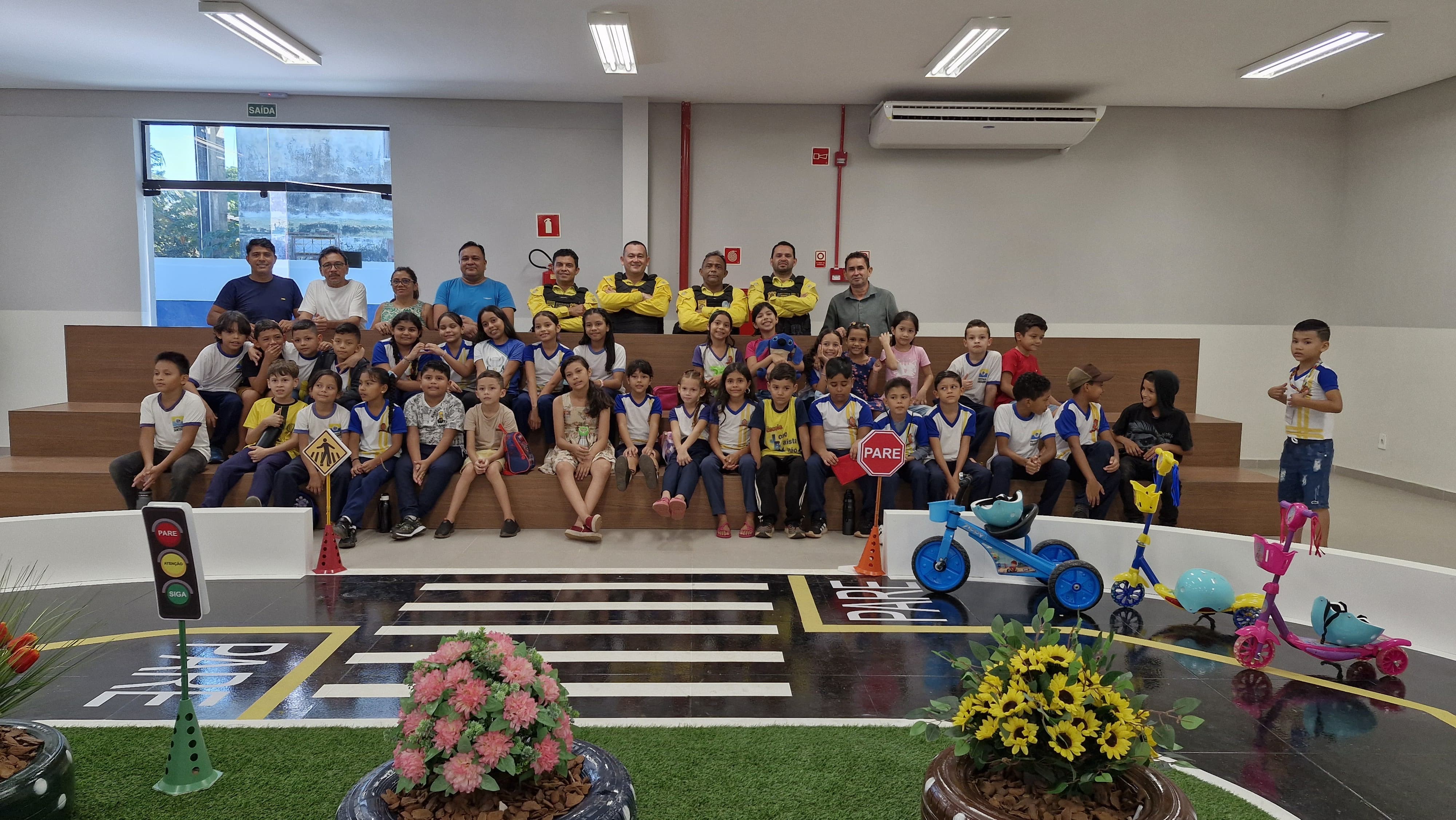 Projeto 'Detranzinho' trabalha educação para o trânsito de forma lúdica com alunos de escolas públicas em Santarém
