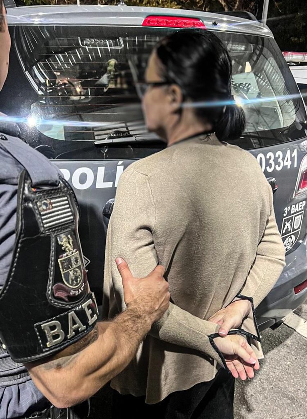 Mulher foi detida na madrugada deste sábado (5) — Foto: Divulgação/Baep