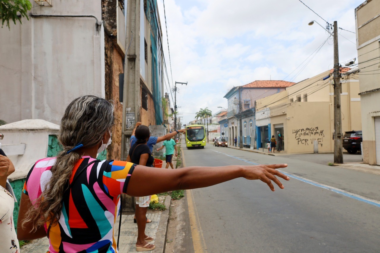 Com mais de 30 bairros afetados, greve dos motoristas de duas empresas de ônibus chega ao 6º dia em São Luís
