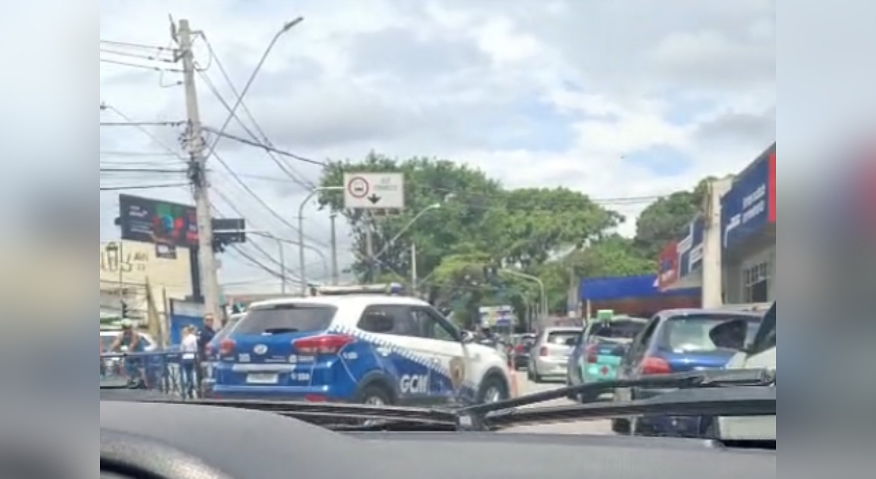 Mulher morre ao ser atropelada por motociclista na Avenida Ipanema em Sorocaba 