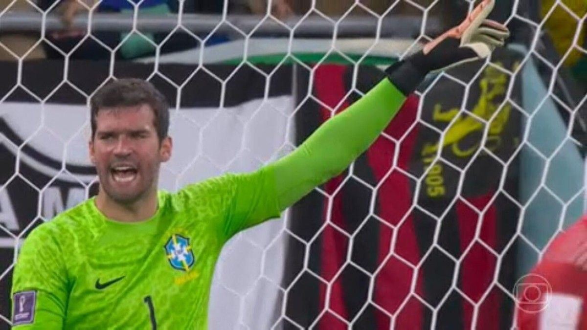 Alisson, o goleiro que ainda não sujou o uniforme no Catar