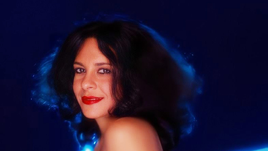 Bastidores da vida discreta de Gal Costa são descortinados em duas biografias -