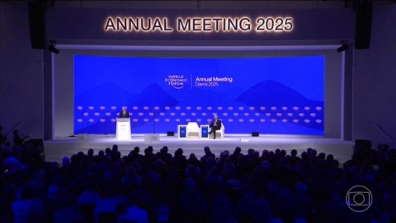 Em ligação com Lula, Putin 'demonstrou interesse' em grupo de países que quer negociar paz na Ucrânia, diz Planalto