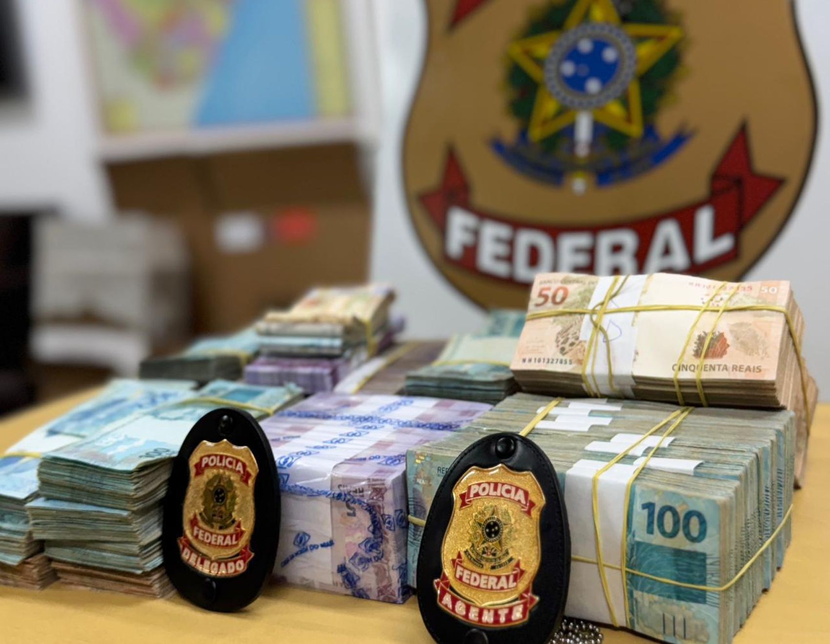 Duas pessoas são presas suspeitas de lavagem de dinheiro em Carira