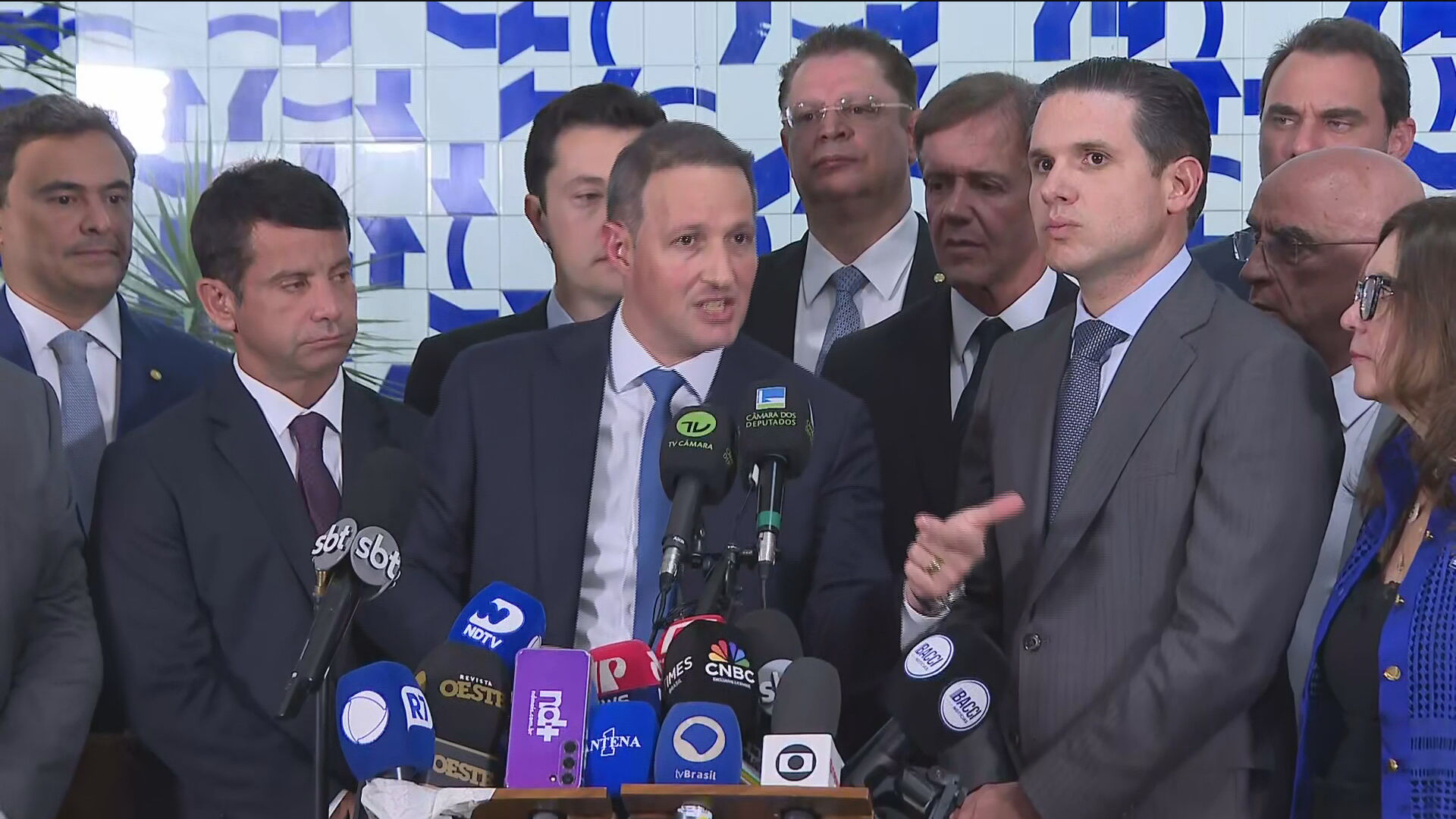 Derrite diz que vai manter competências da Polícia Federal em novo texto antifacção