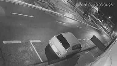 VÍDEO: Motorista de aplicativo é atingido por caminhonete enquanto aguardava corrida em Uberlândia
