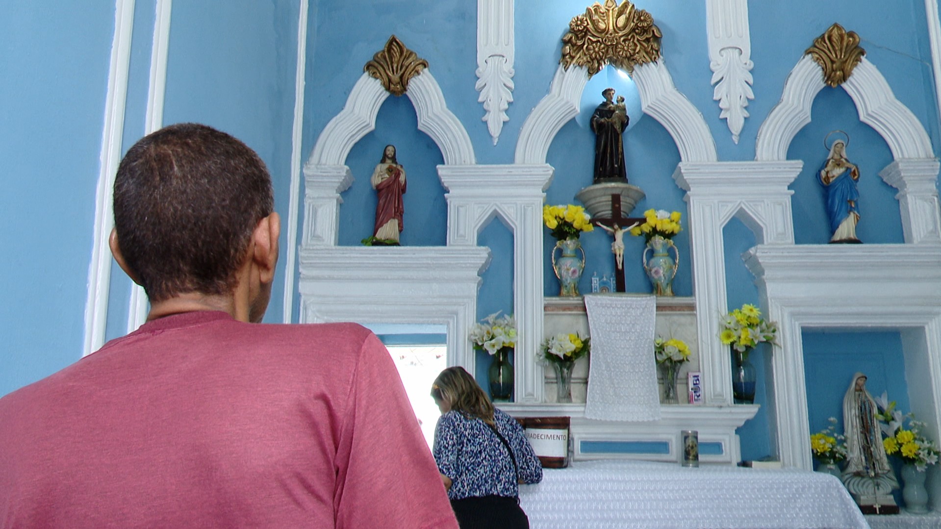 Fiéis se reúnem para celebrar Dia de Santo Antônio em Manaus