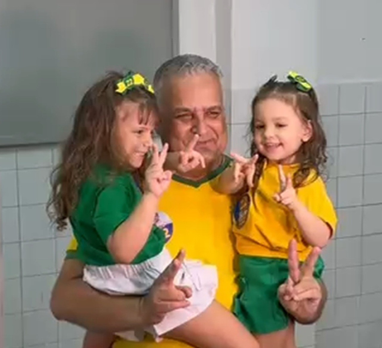 Alfredo Gaspar, candidato a vice-presidência com Flávio Bolsonaro, vota em Maceió