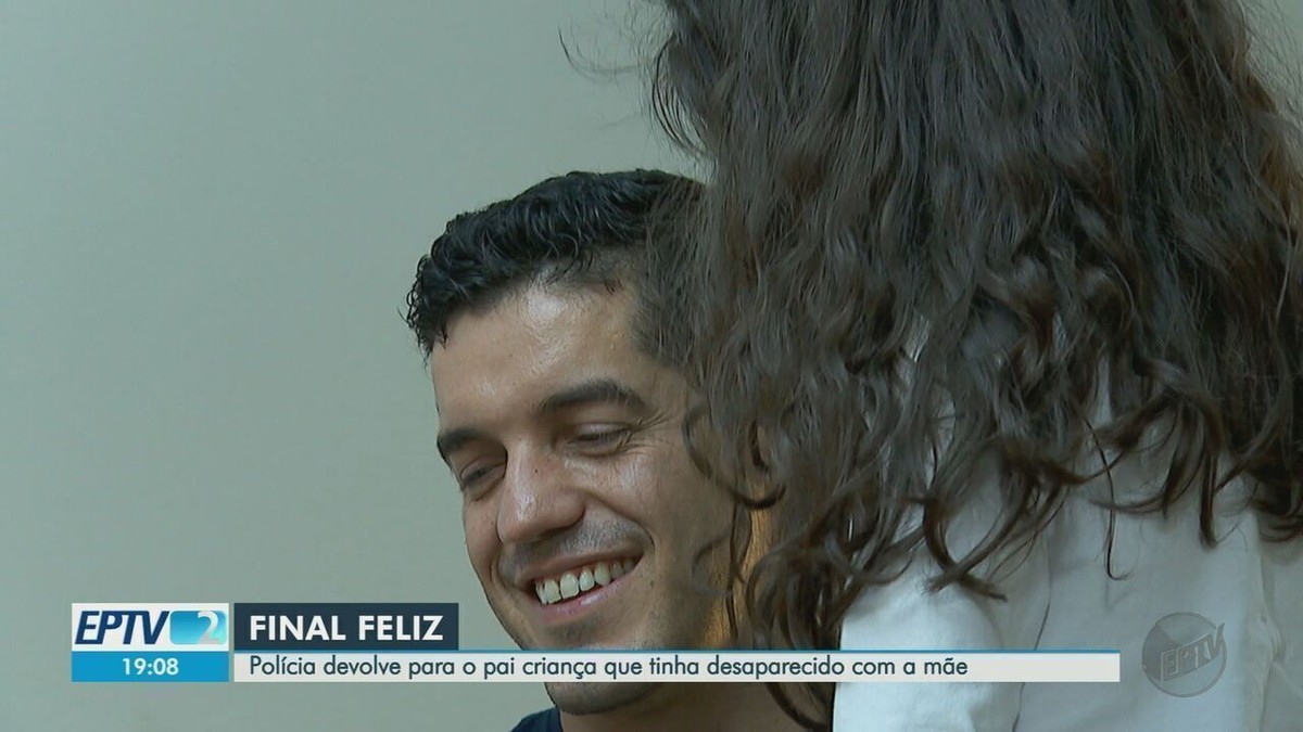 Polícia devolve ao pai criança que tinha desaparecido com a mãe