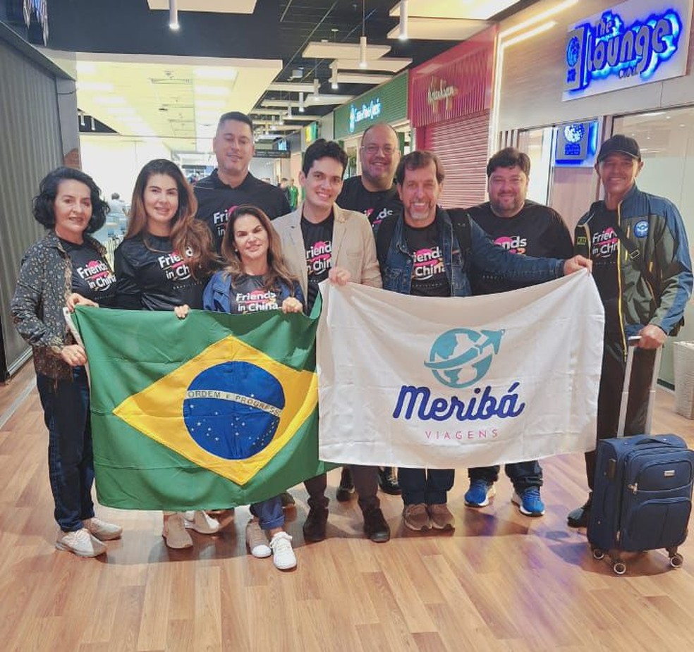 Grupo de mato-grossenses no aeroporto, a caminho da China, antes do pouso de emergência — Foto: Reprodução