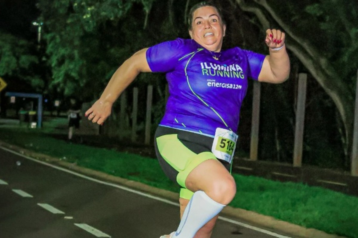 Mulher morre após cair de carro em movimento na BR-163; caso é investigado