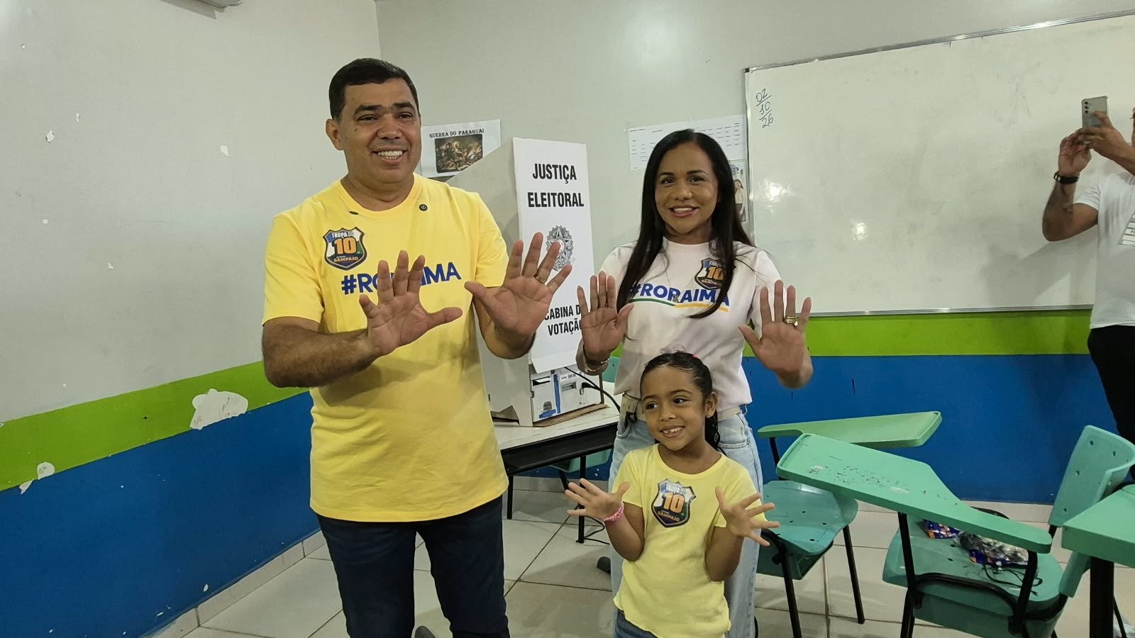 Candidato ao governo de Roraima, Soldado Sampaio vota em Boa Vista