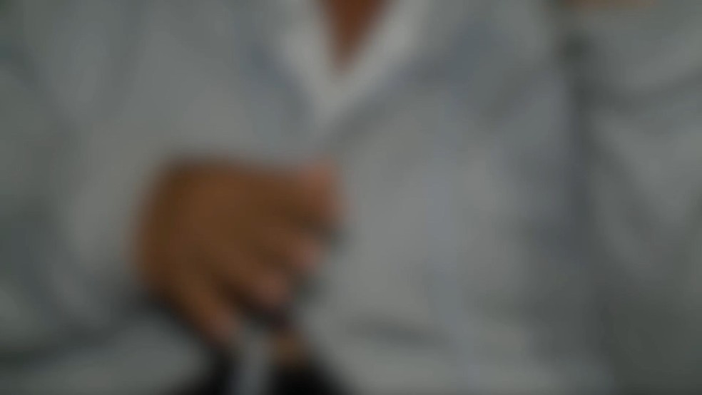 Mãe de pré-adolescente que foi estuprada em Guarapari disse que vizinho dava presentes para a filha — Foto: Reprodução/TV Gazeta