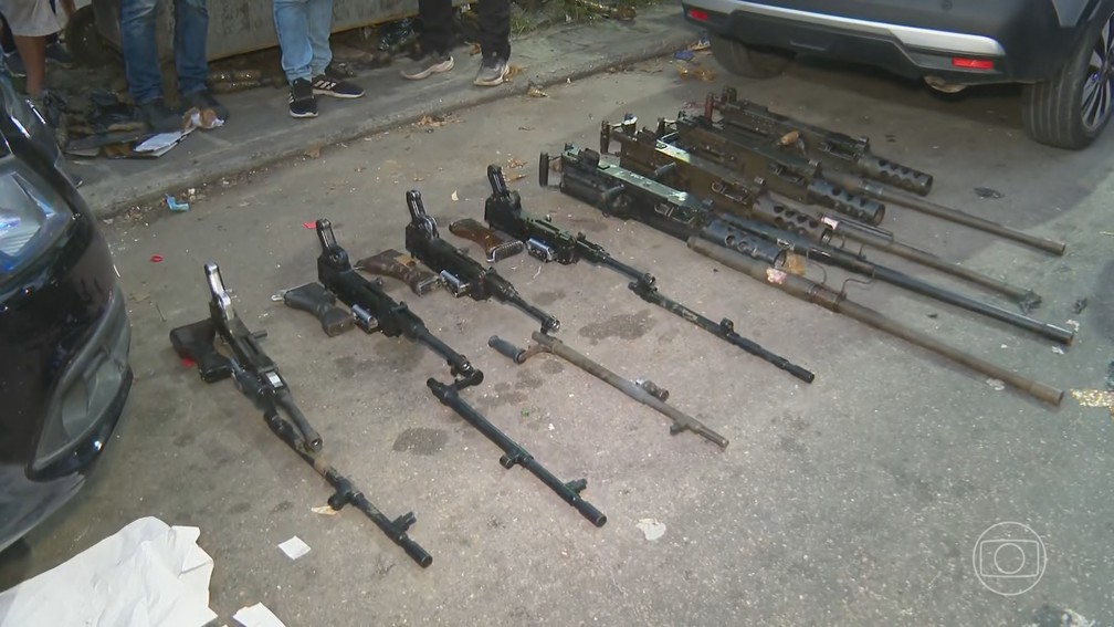 Operação do Exército com a PM para recuperar 4 metralhadoras que ainda  estão desaparecidas termina sem sucesso