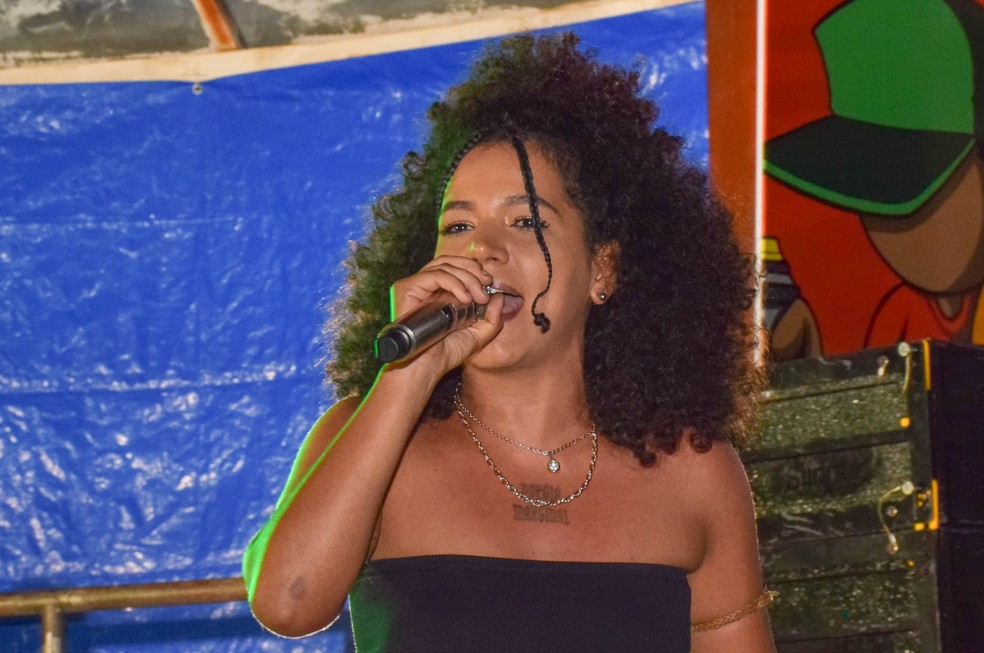 Estudante tem transtornos de ansiedade e pânico e buscava alternativa viável para tratamento — Foto: Arquivo Pessoal / Djully Bernardo