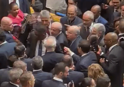 VÍDEO: Rubio se aproxima de Lula no plenário da Assembleia Geral da ONU
