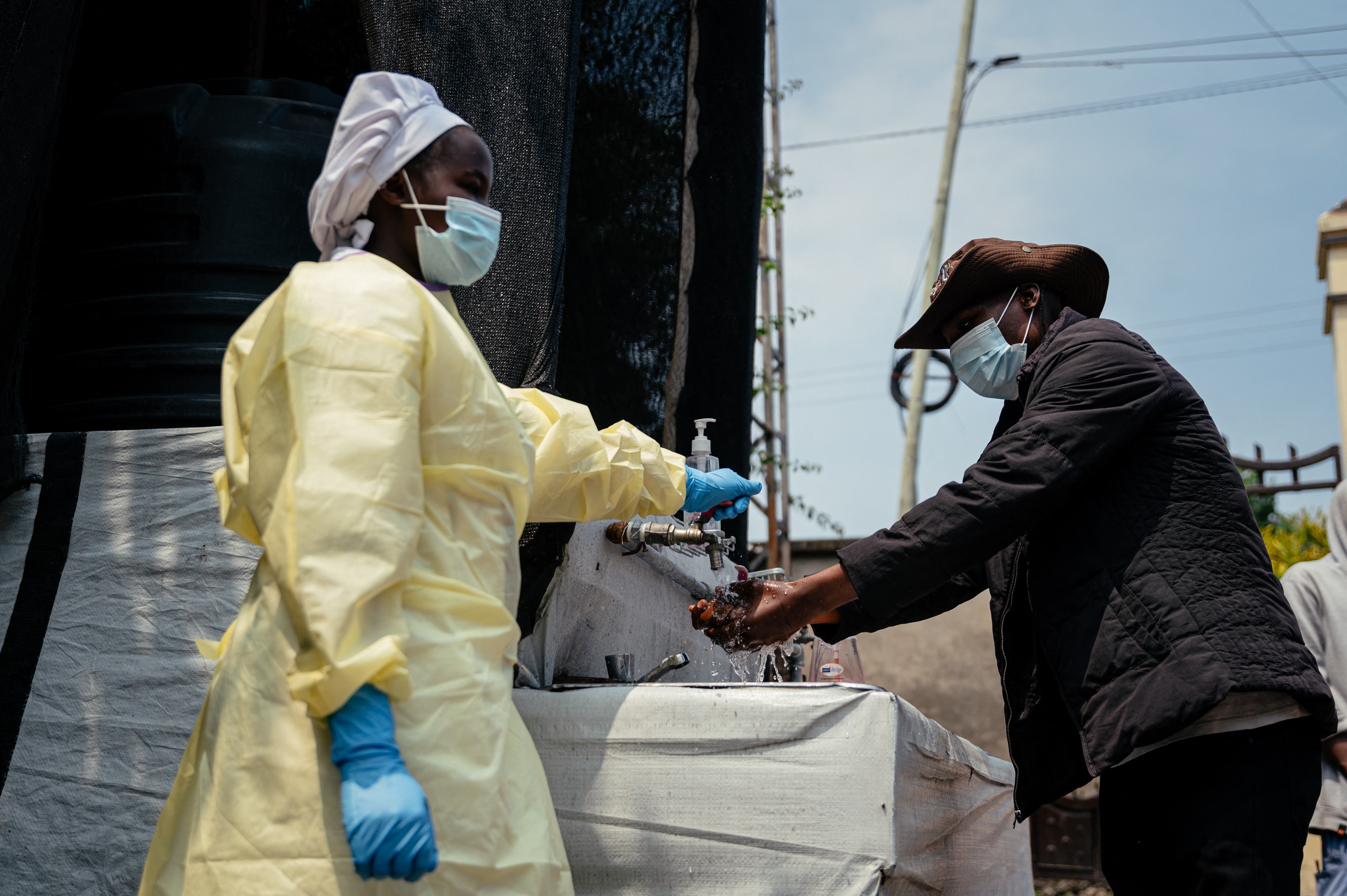 Como começou a epidemia de ebola na África, que se tornou emergência de saúde pública internacional?